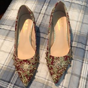 EUC jeweled paisley kitten heels